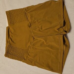 New Offline By Aerie Mustard Brown Real Me Ruched Shortie 3" Inseam Size Small